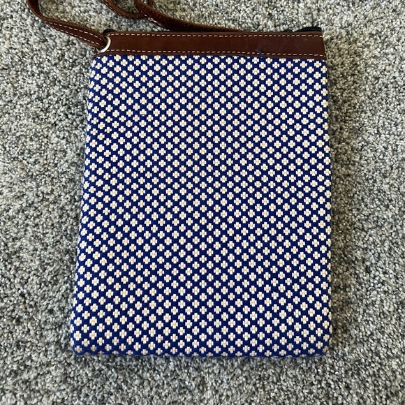 Guatemala Colorful Blue/white/Yellow Floral Woven Leather Strap Crossbody Bag - Picture 6 of 12